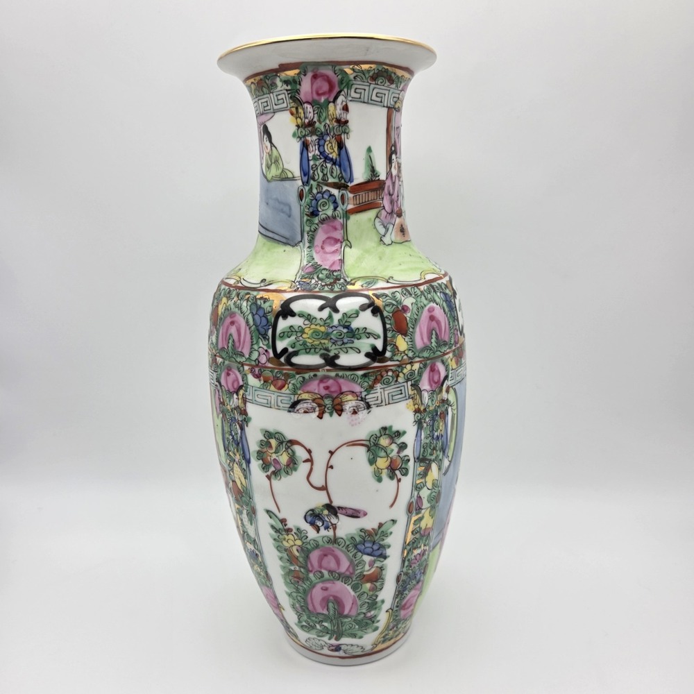 Vintage Chinese Rose Medallion Famille Porcelain Vase Floral Court Gold Trim 10" - Picture 3 of 16